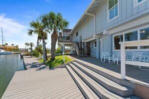 Exterior - Resort Size Pool, 4 BR Waterfront with Paddleboards & Kayak in Key Allegro (Rockport)