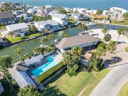 Resort Size Pool, 4 BR Waterfront with Paddleboards & Kayak in Key Allegro