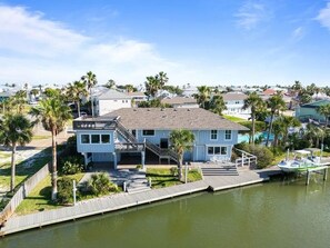 Exterior - Resort Size Pool, 4 BR Waterfront with Paddleboards & Kayak in Key Allegro (Rockport)