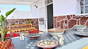 تناول الطعام بالخارج