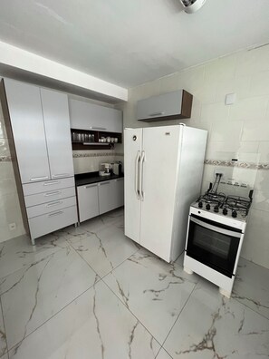 Micro-ondas, fogão, cooktop