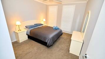 House, Air conditioning | Iron/ironing board, free WiFi