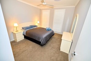 Casa, Aire acondicionado | Tabla de planchar con plancha y wifi gratis