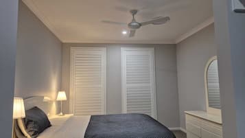 Iron/ironing board, free WiFi