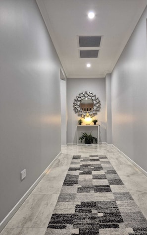 Iron/ironing board, free WiFi - Family Haven (Park Ridge)