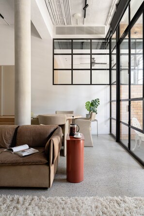 Interior - Light filled inner city warehouse stay (North Melbourne)