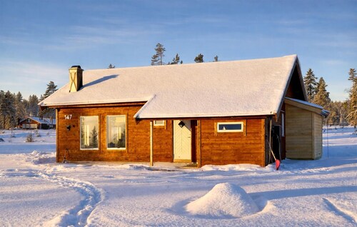 Gorgeous home in østby with house a mountain view