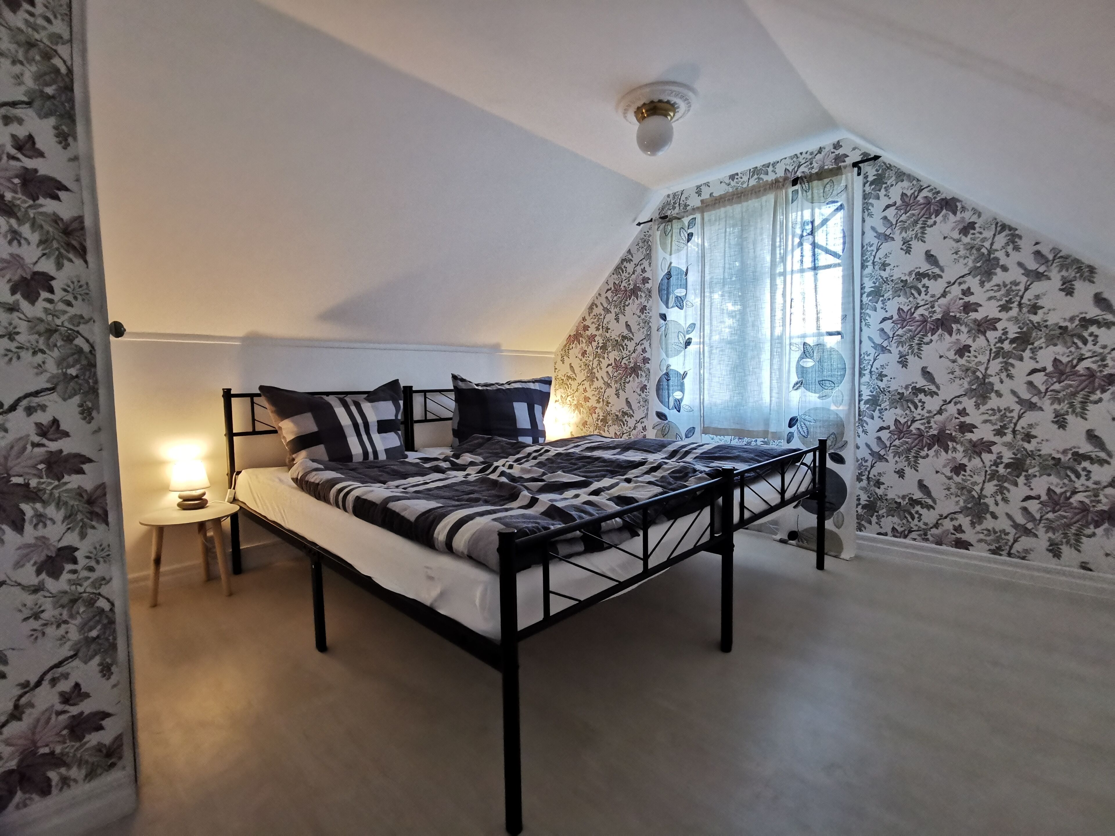 Lit parapluie, draps fournis