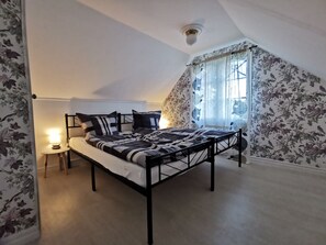 Travel cot, bed sheets - Vacation home in southern Sweden-Hus Gammal Dam (pet hair free) for up to 6 people (Eringsboda)