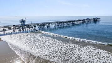 Una spiaggia nelle vicinanze