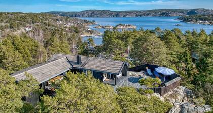 5 bedroom gorgeous home in Skjærhalden