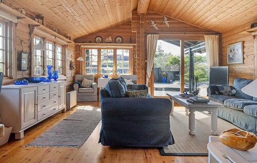 5 bedroom gorgeous home in Skjærhalden