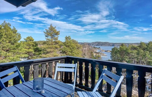 5 bedroom gorgeous home in Skjærhalden