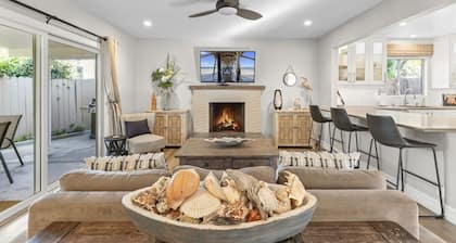 Hideaway A- Walk to the beach, Downtown, AC!