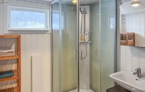 Shower, hair dryer - Cozy home in Oppdal with house a mountain view (Oppdal)