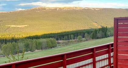 Cozy home in Oppdal with house a mountain view