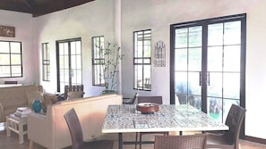 Bungalow, 2 phòng ngủ, phù hợp cho người khuyết tật, hút thuốc | Phòng ăn