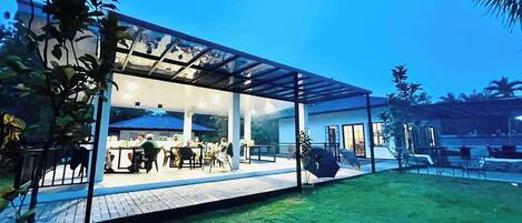 Bungalow, 2 Bedrooms, Accessible, Smoking | Pool