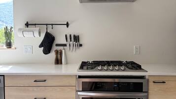 Mikrowelle, Ofen, Herdplatte, Geschirrspüler