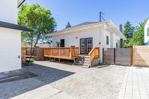 Exterior - 7BR | Patio, BBQ | West Seattle | Sophari Home I (Seattle)