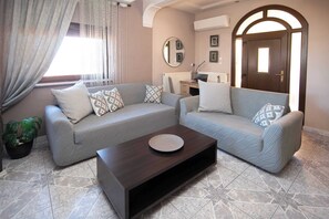 Apartment - Sunrise Suite Olympiada - Luxury Beachfront Escape (Aristotelis)