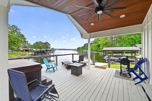 Terrace/patio - Lakefront Home with Hot Tub, Private Dock & Ramp (Hot Springs)