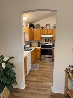 Private kitchen - Cozy 2-bedroom house in the heart of peaceful "The Villages" (The Villages)