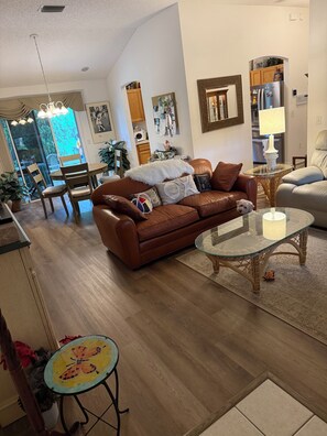 Smart TV - Cozy 2-bedroom house in the heart of peaceful "The Villages" (The Villages)