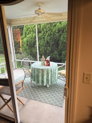 Dining - Cozy 2-bedroom house in the heart of peaceful "The Villages" (The Villages)