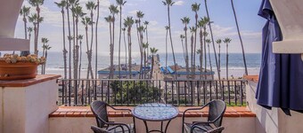 Oceanfront Condo with Rooftop Patio right on the San Clemente Pier
