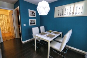 Dining - Charming 2BDR/2Bath condo in  the Heart of  Las Vegas (Las Vegas)
