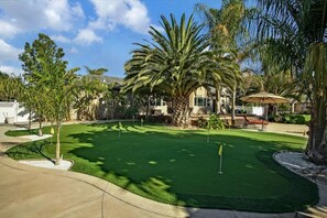 Property grounds - A Luxury Resort Escape w/in minutes of wineries, hiking trails and attractions (Gilroy)