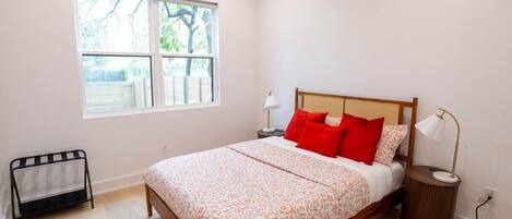 Iron/ironing board, free WiFi, bed sheets