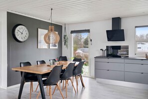 Dining - Newly renovated holiday home 150 m from fjord (Farsø)