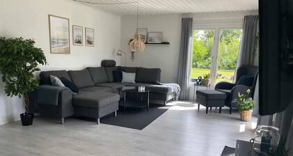 Newly renovated holiday home 150 m from fjord