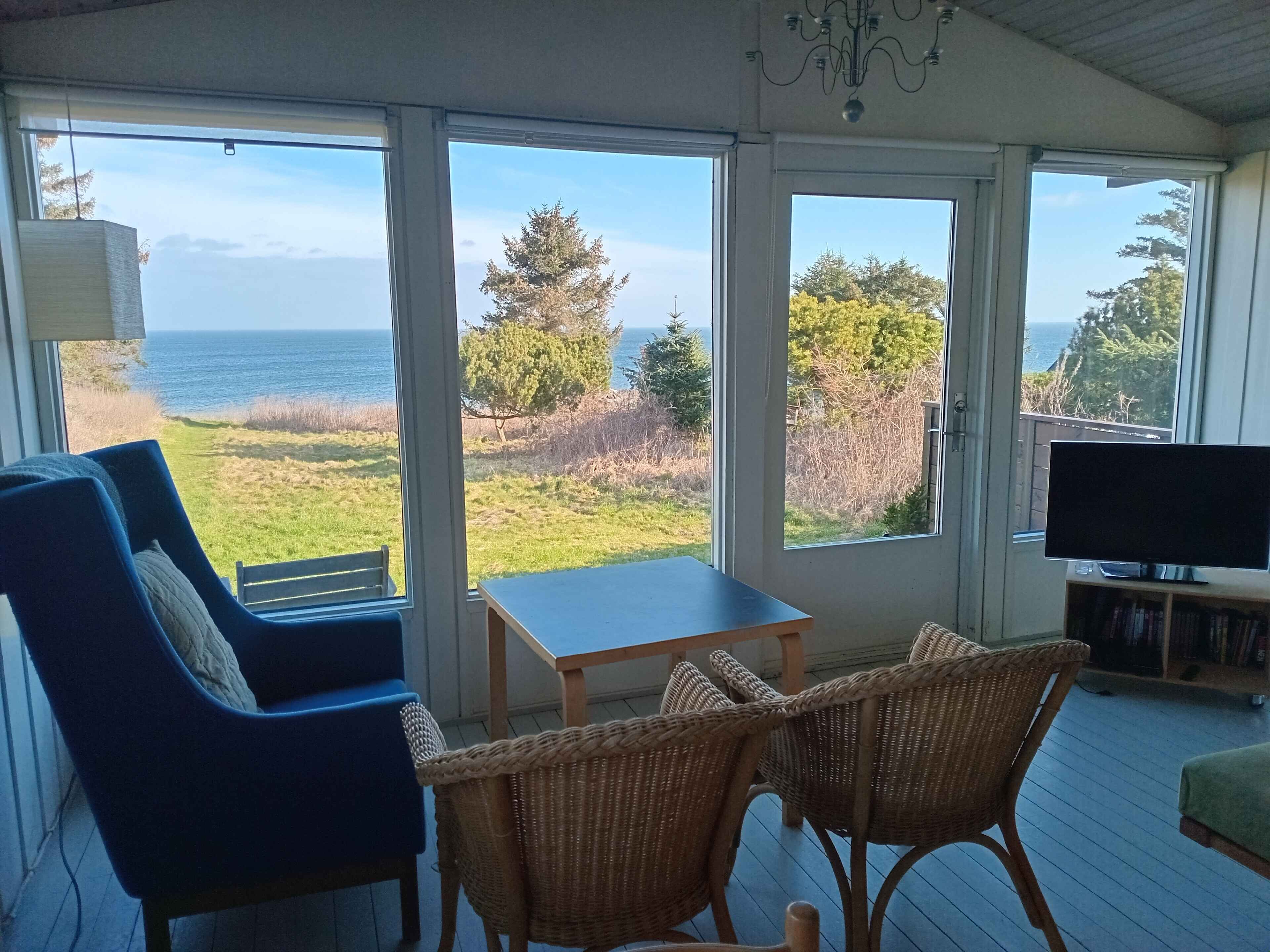 Flachbildfernseher, DVD-Player