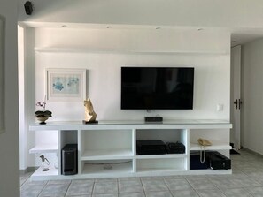Interior - Viva Ipanema: Comfort and style just steps from the sand. (Rio de Janeiro)