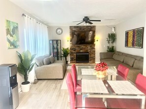 Smart TV - Spacious Retreat in Prime Location — Comfort, Style & Convenience” (Owings Mills)