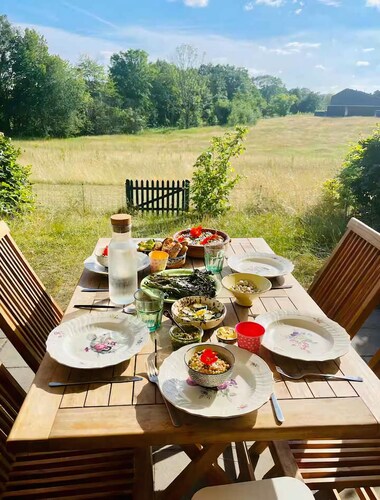 Bright modern holiday home near beach and forest