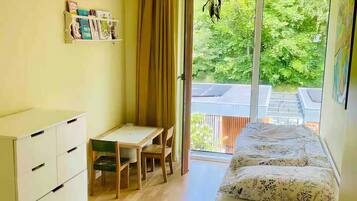 3 bedrooms, iron/ironing board, free WiFi