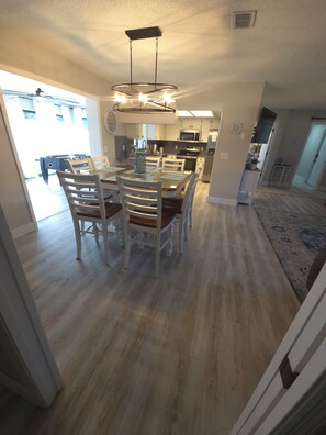 Interior - 3/2 pet friendly, centrally located to 3 rivers, manatees, scallops, and fishing (Homosassa)