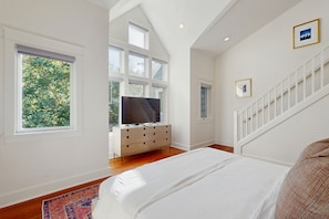 3 bedrooms, Internet, bed sheets - Luxury townhome with gas fireplace and easy access to downtown (Seattle)