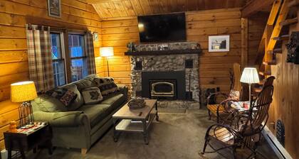 Maple Ridge Lodge - A peaceful Rustic getaway