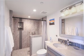 Handtücher, Seife, Toilettenpapier