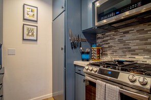 Condo, Multiple Beds, Balcony, Mountain View (Sun Valley Condo 124) | Private kitchen | Coffee/tea maker - Sv124- Walk to Lifts and Town-hot tub & Pool (Ketchum)