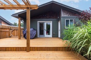 Terrace/patio - Modern Oasis in Beach Town (Port Elgin)