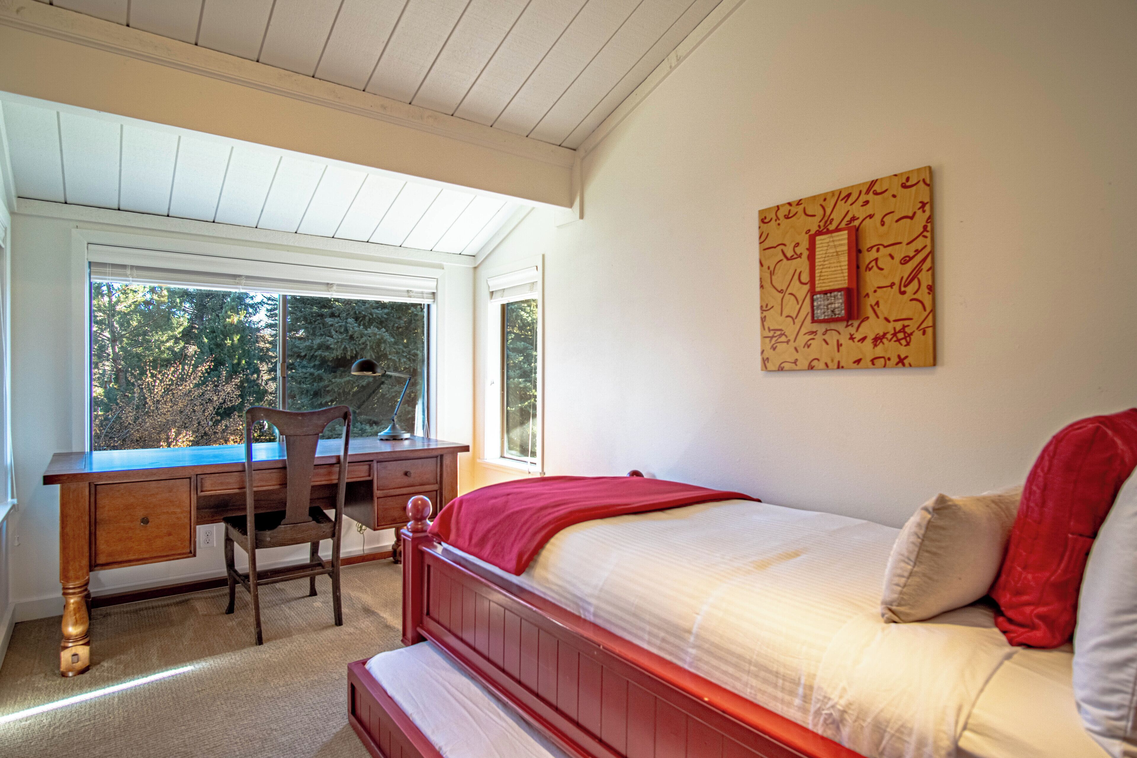 公寓式客房, 多张床, 露台, 山景 (Villager Mountain Retreat) | 4 多间卧室、特色装修、特色家居