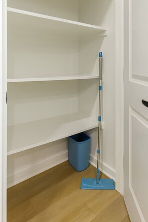 Interior - Relaxing 1BR escape, worker friendly, A+ Location! (Sherman)