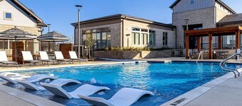 Relaxing 1BR escape, worker friendly, A+ Location!