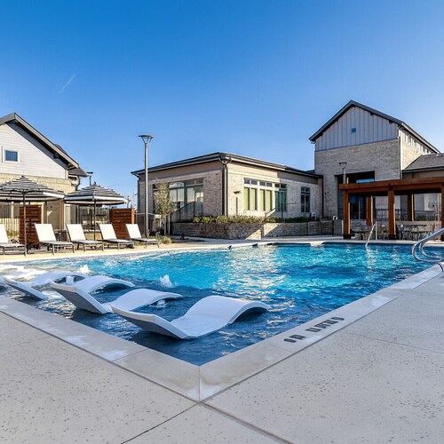 ResortStyle Haven w/ Prime Amenities & A+Location